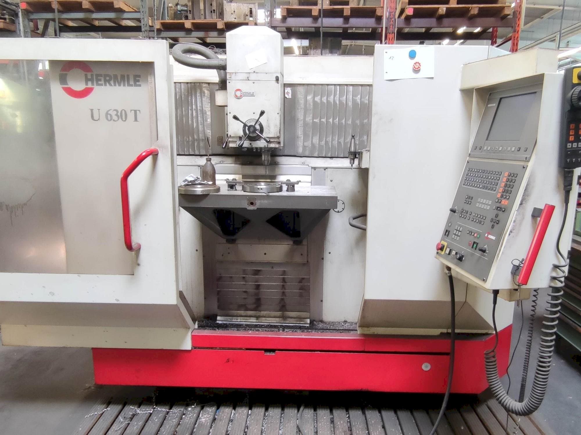 Vista frontale della macchina HERMLE U630T