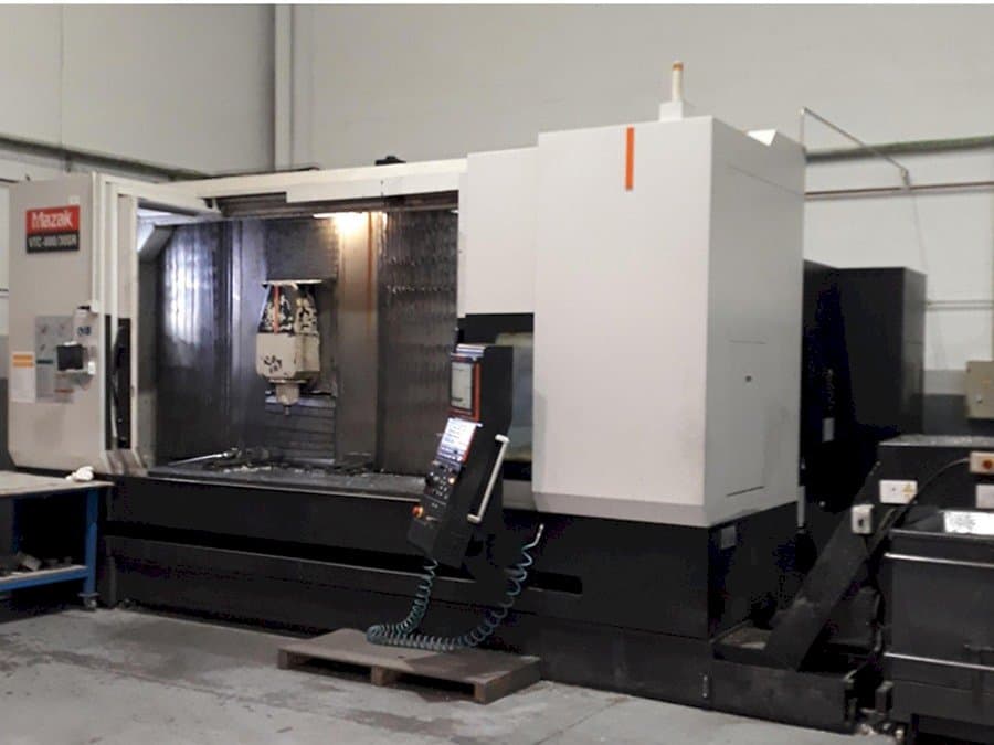 Vista frontale della macchina Mazak 800-30 SR