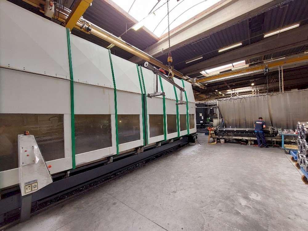 Vista frontale della macchina Unisign Univers 6 (A-as)