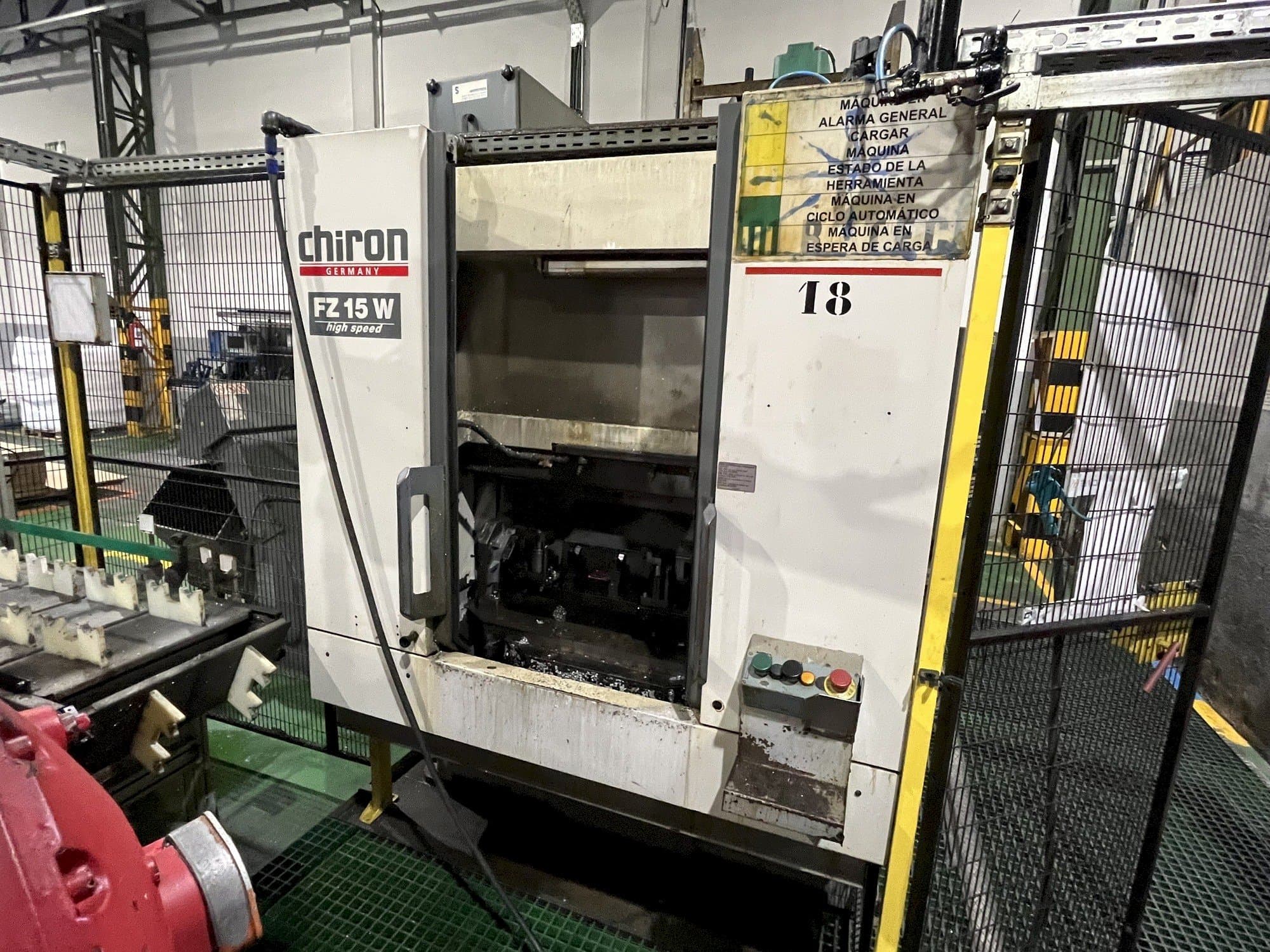 Vista frontale della macchina CHIRON FZ15W