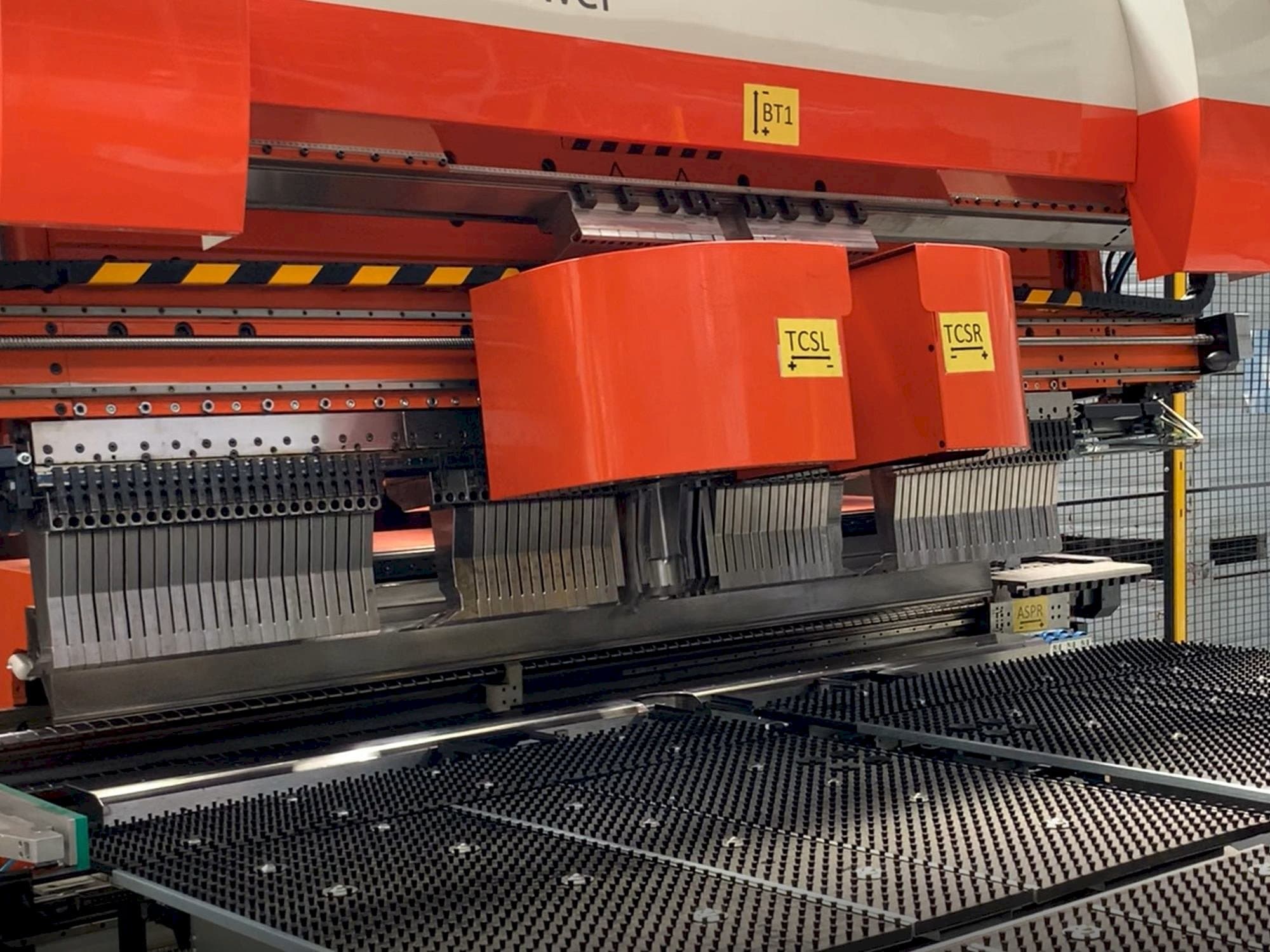 Vista frontale della macchina Prima Power PSBB