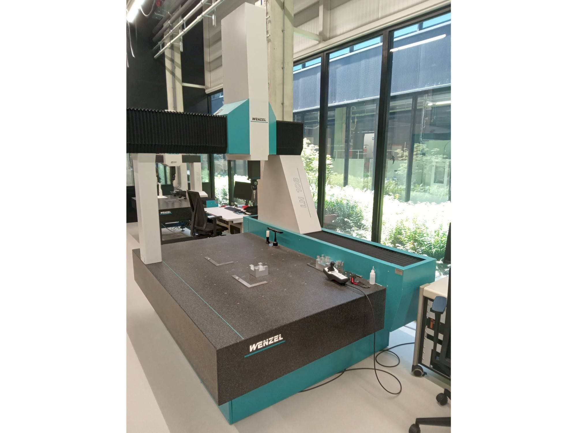 Vista frontale della macchina Wenzel LH-108