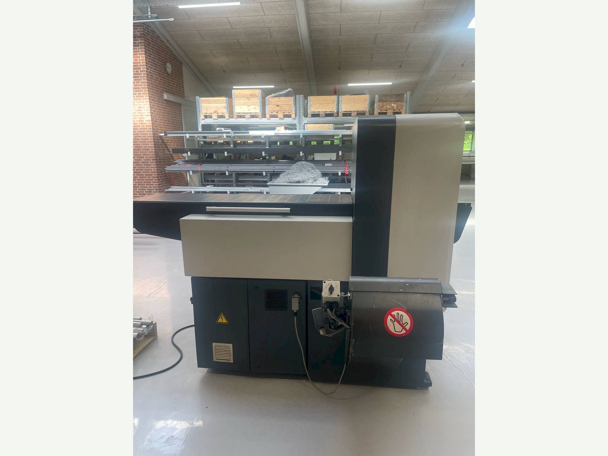 Vista frontale della macchina KASTO Verto A2