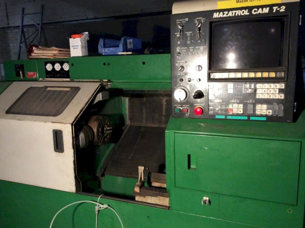 Vista frontale della macchina Mazak Super QuickTurn 15MS