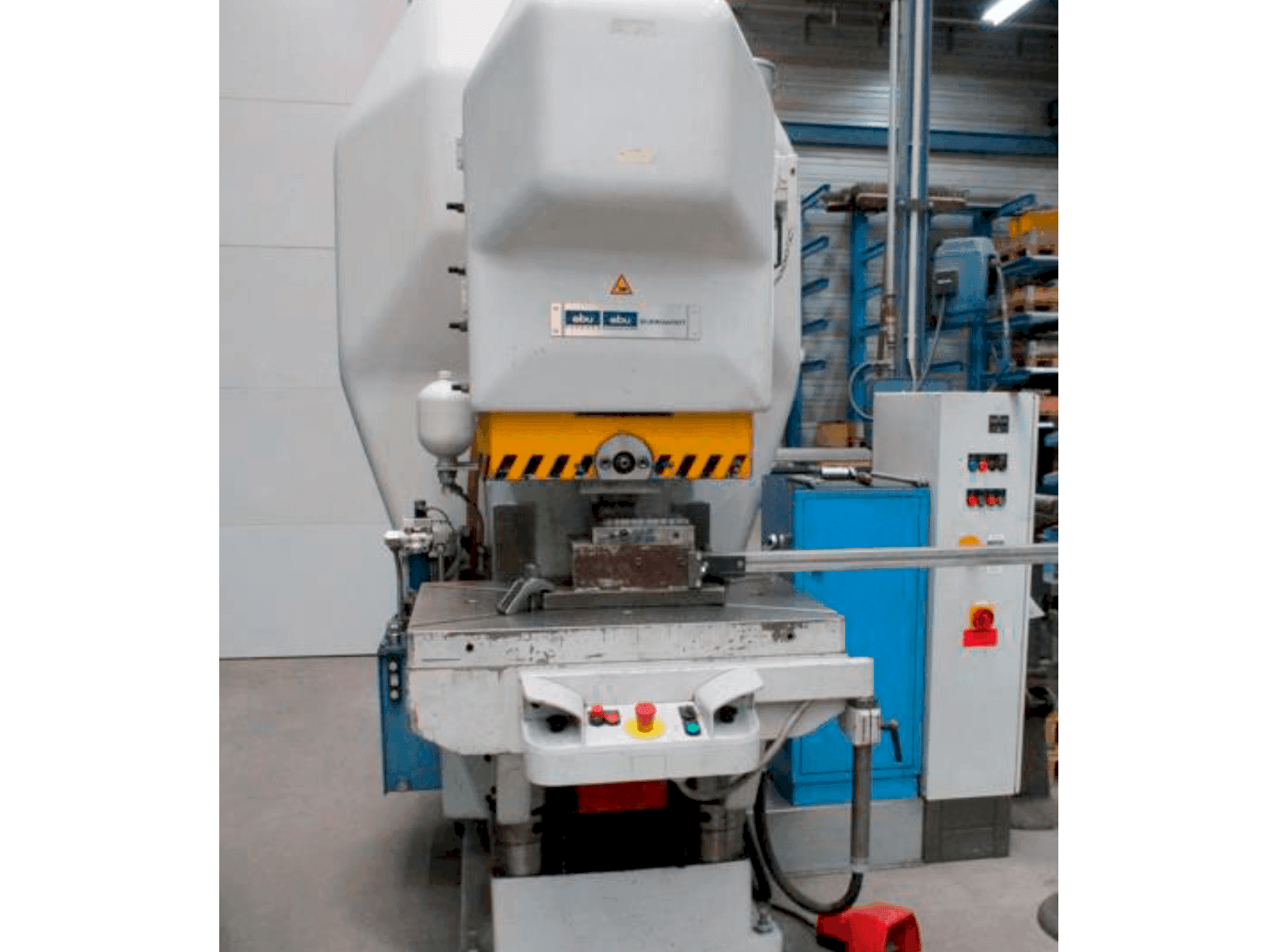 Vista frontale della macchina Ebu H 80 RiV