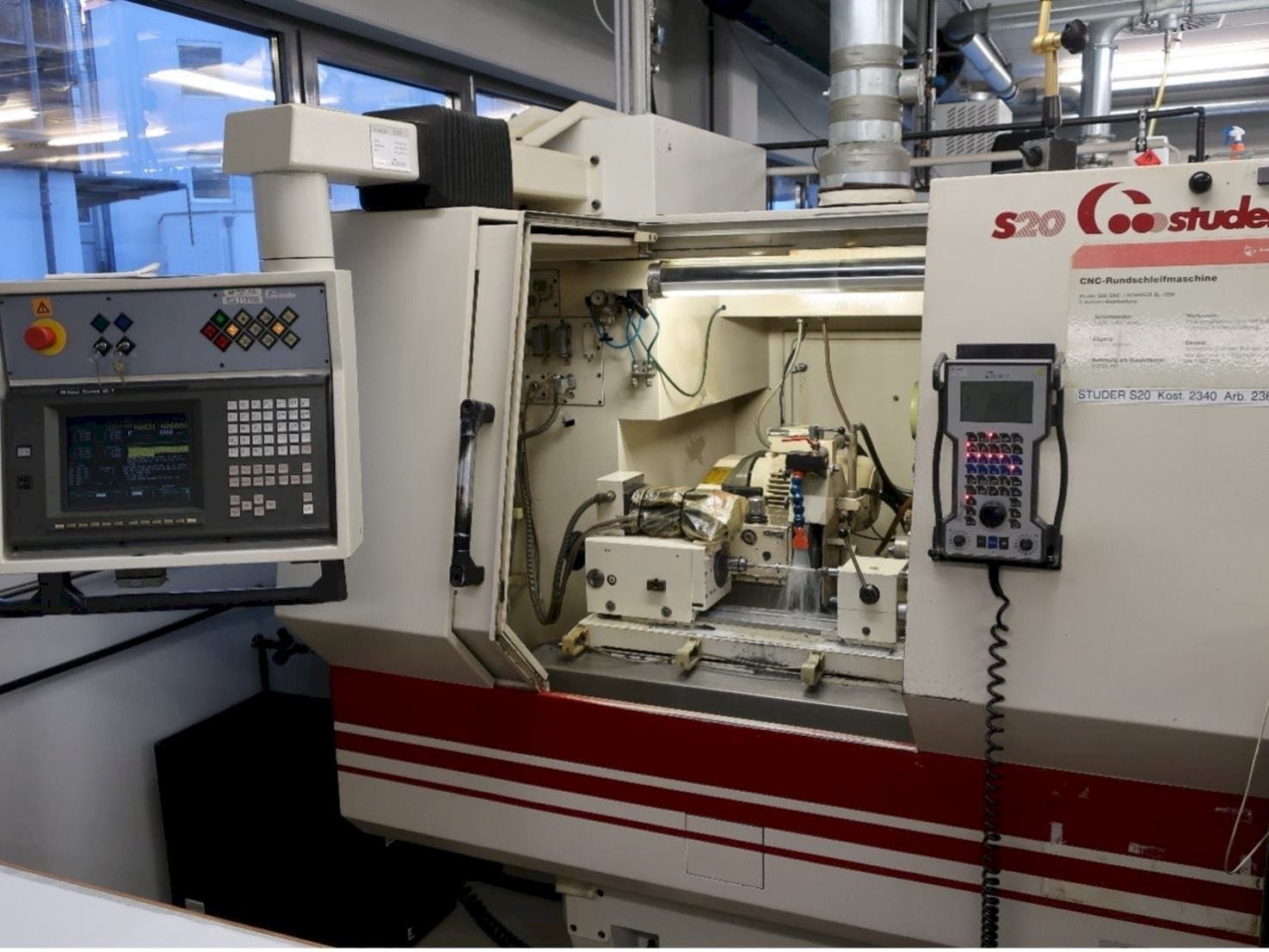 Vista frontale della macchina STUDER  S20-CNC