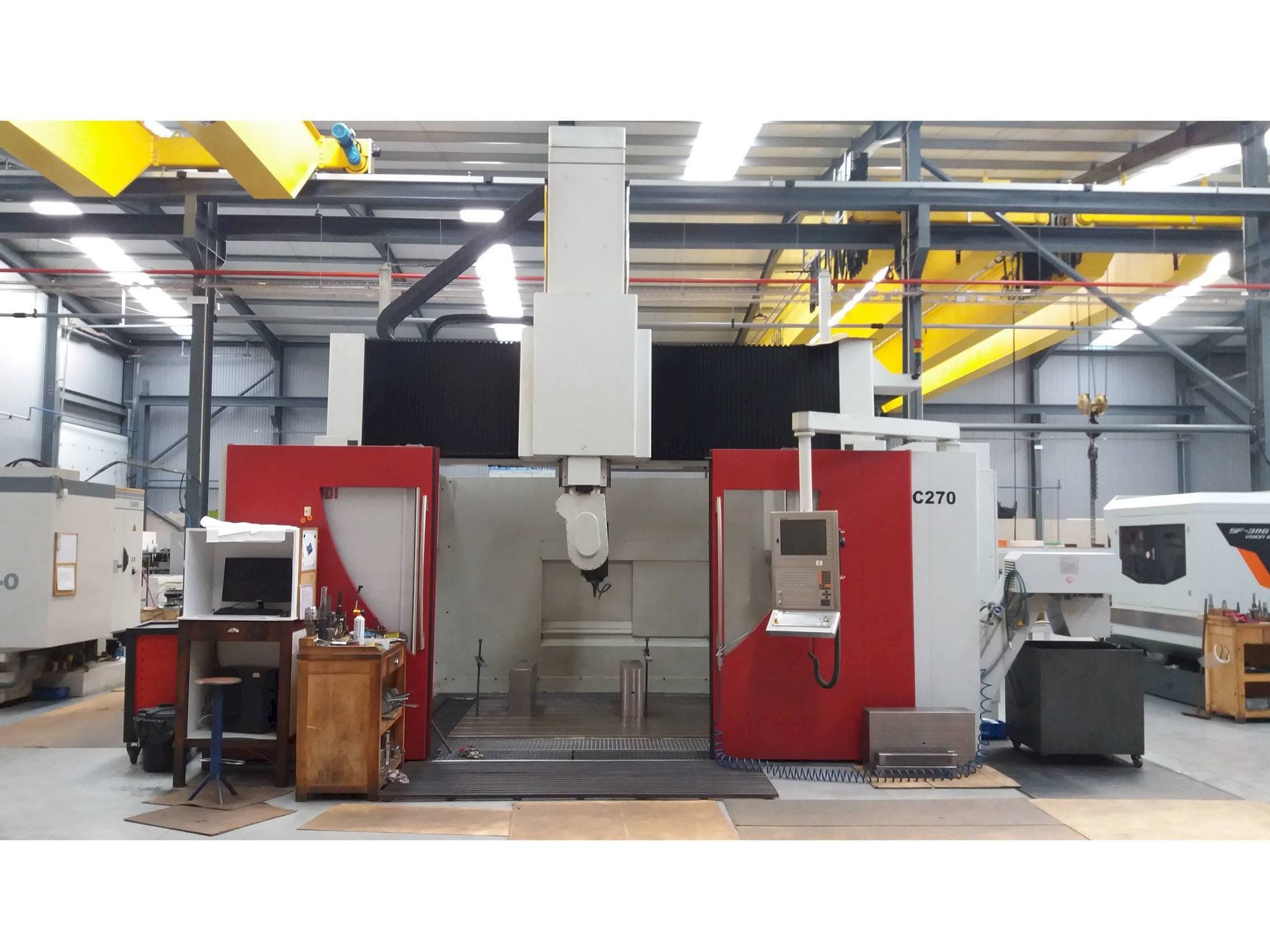 Vista frontale della macchina Rambaudi RC 270