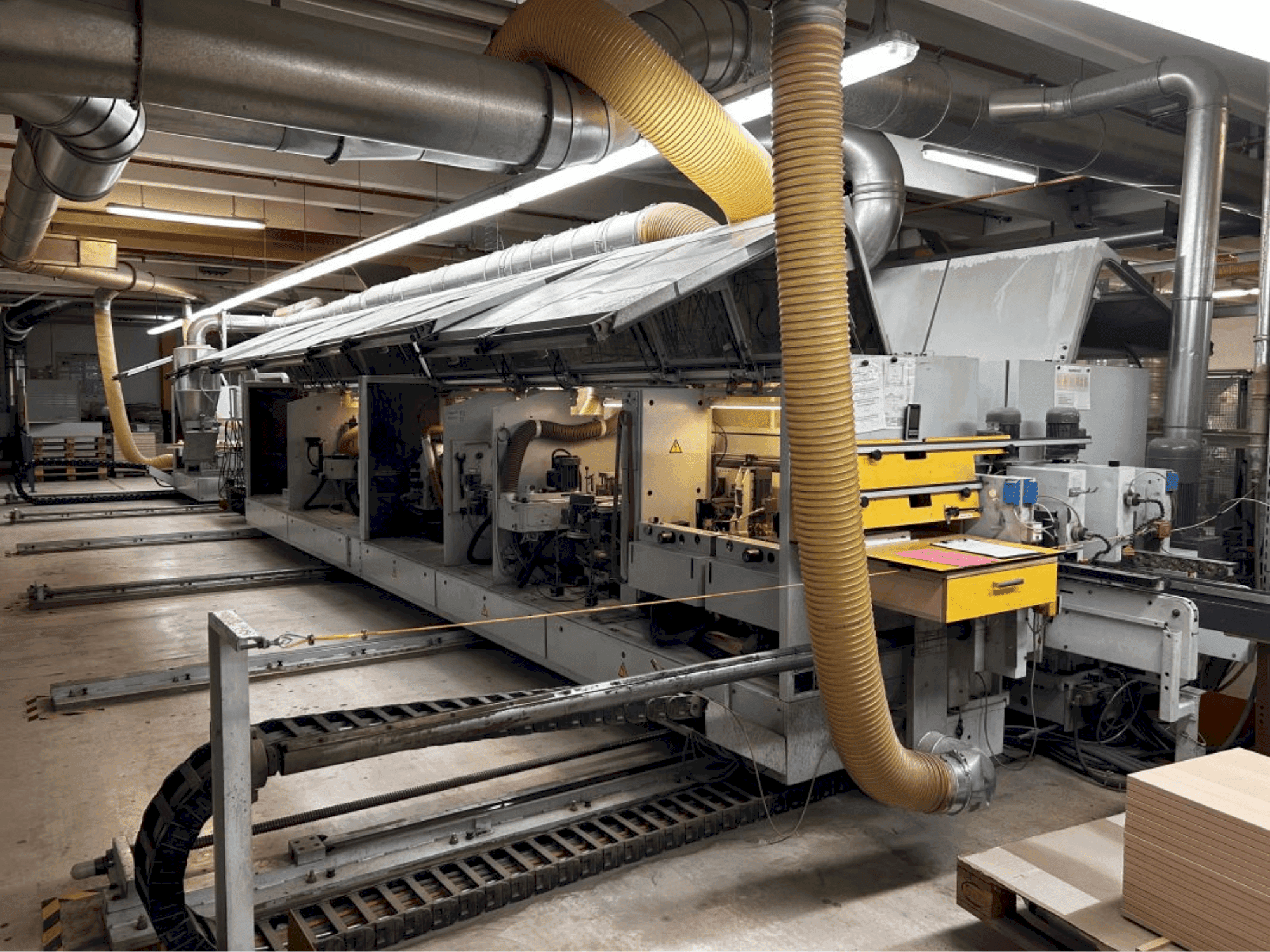 Vista frontale della macchina HOMAG PROFI KFL20/29/QA/25