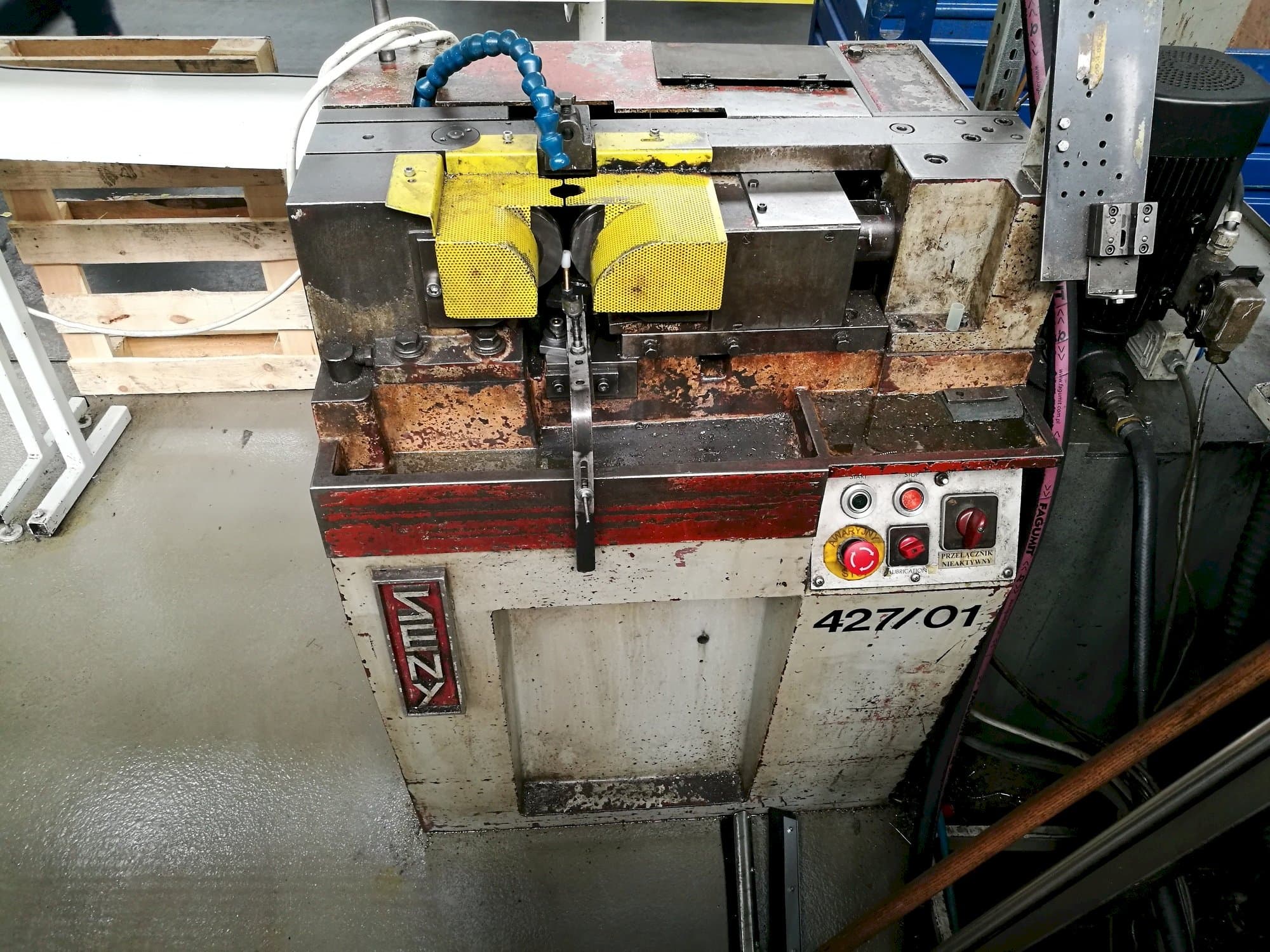 Vista frontale della macchina SENY D30E