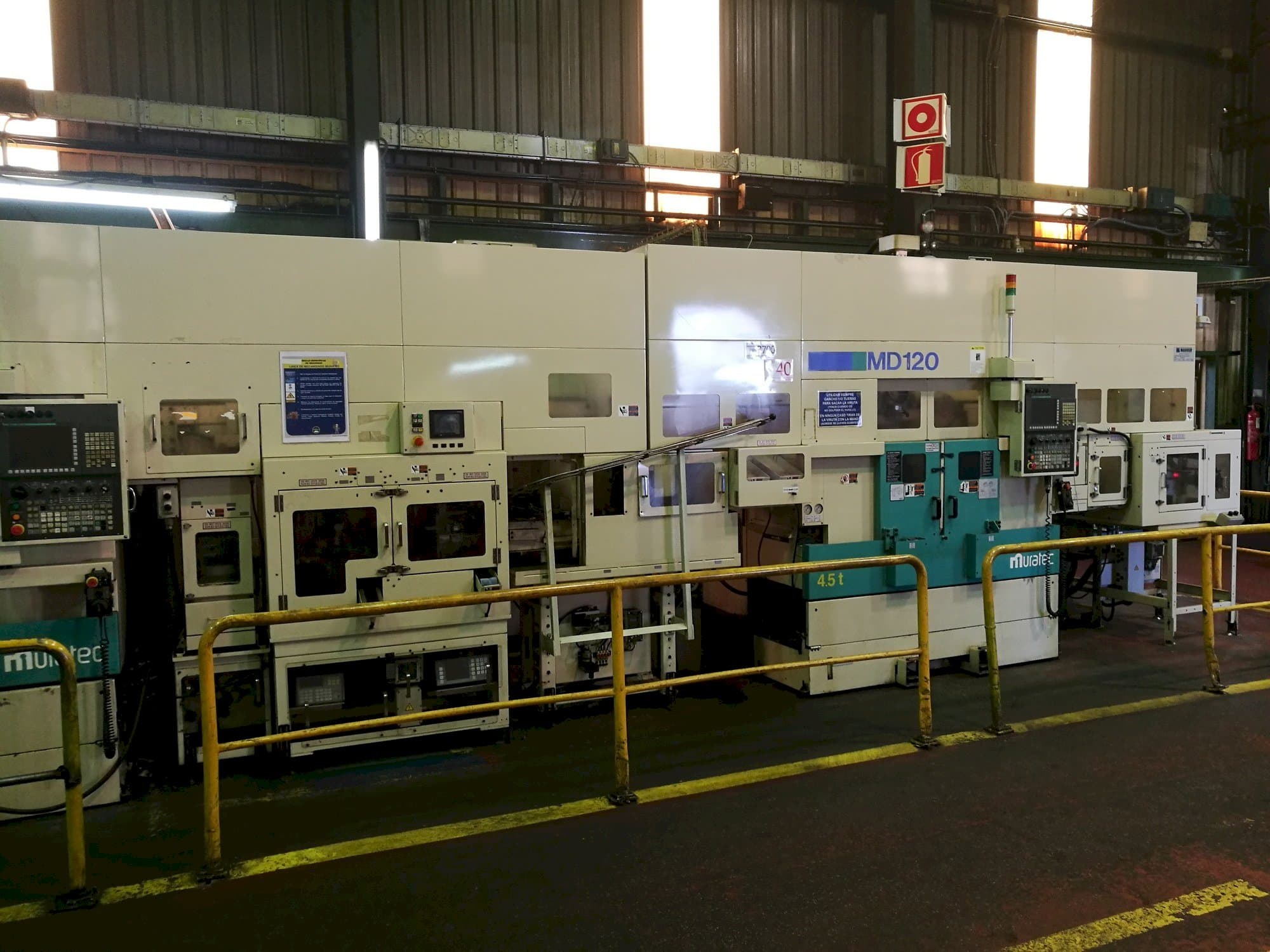 Vista frontale della macchina Muratec MD120