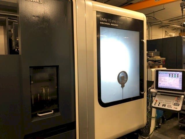 Vista frontale della macchina DECKEL MAHO DMU 70 eVo Linear