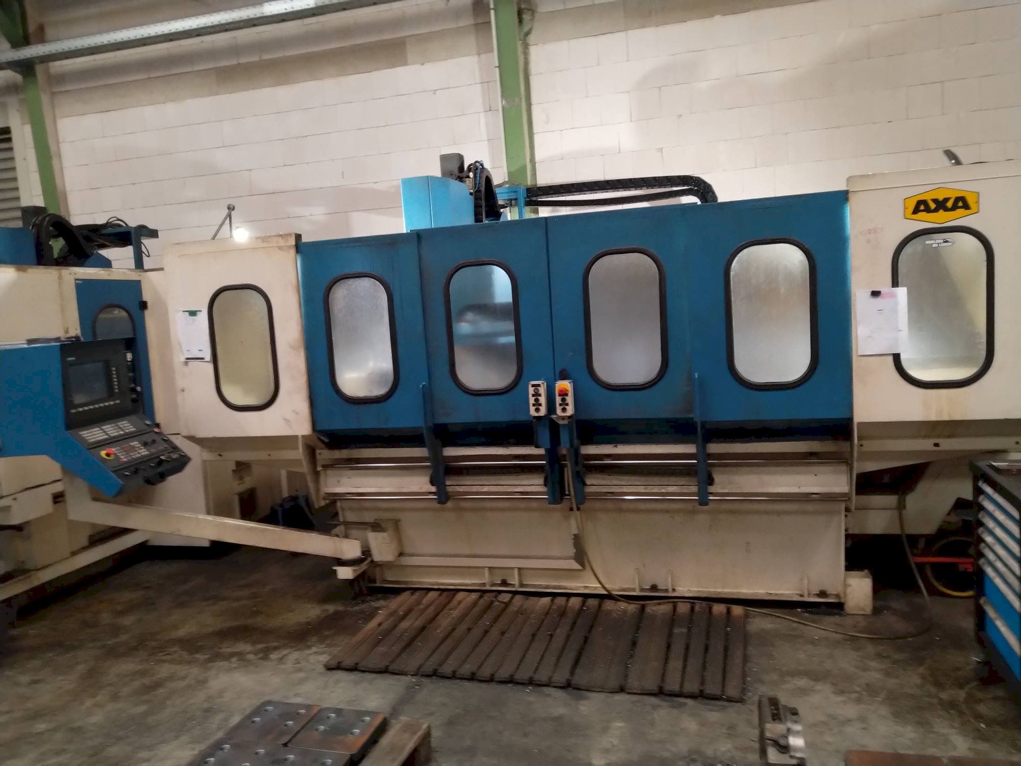 Vista frontale della macchina AXA VSC 2M