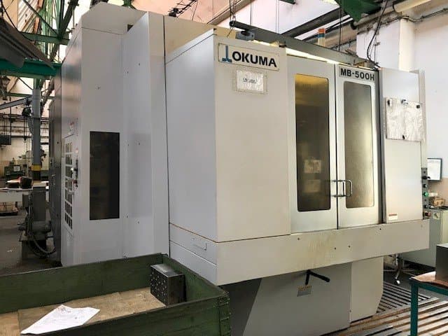 Vista frontale della macchina Okuma MB-500H