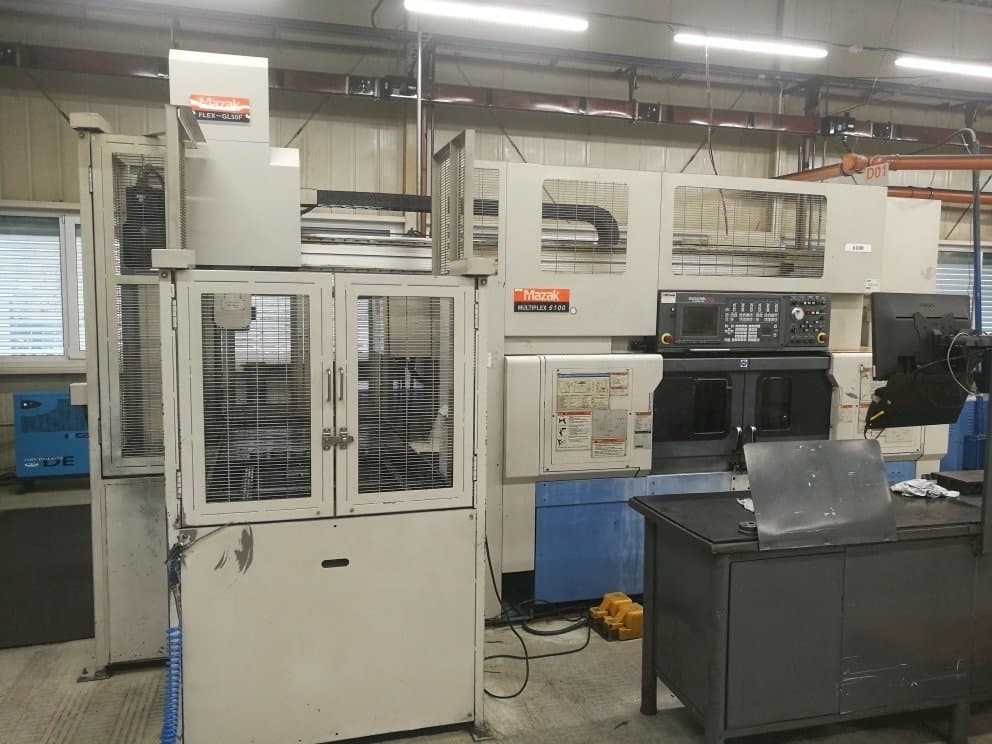 Vista frontale della macchina Mazak Multiplex 6100 + robot FLEX-GL50F