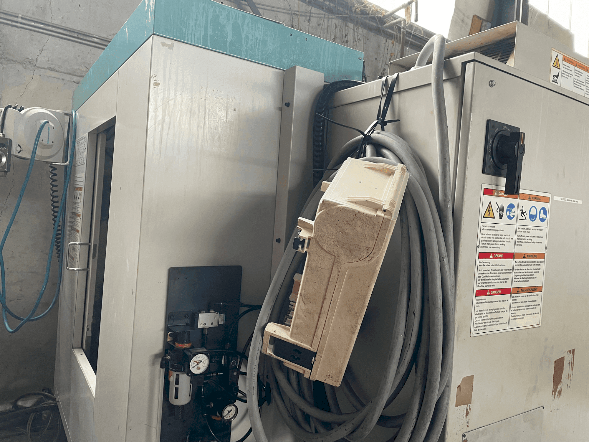 Vista frontale della macchina Brother TC22A  (1999)