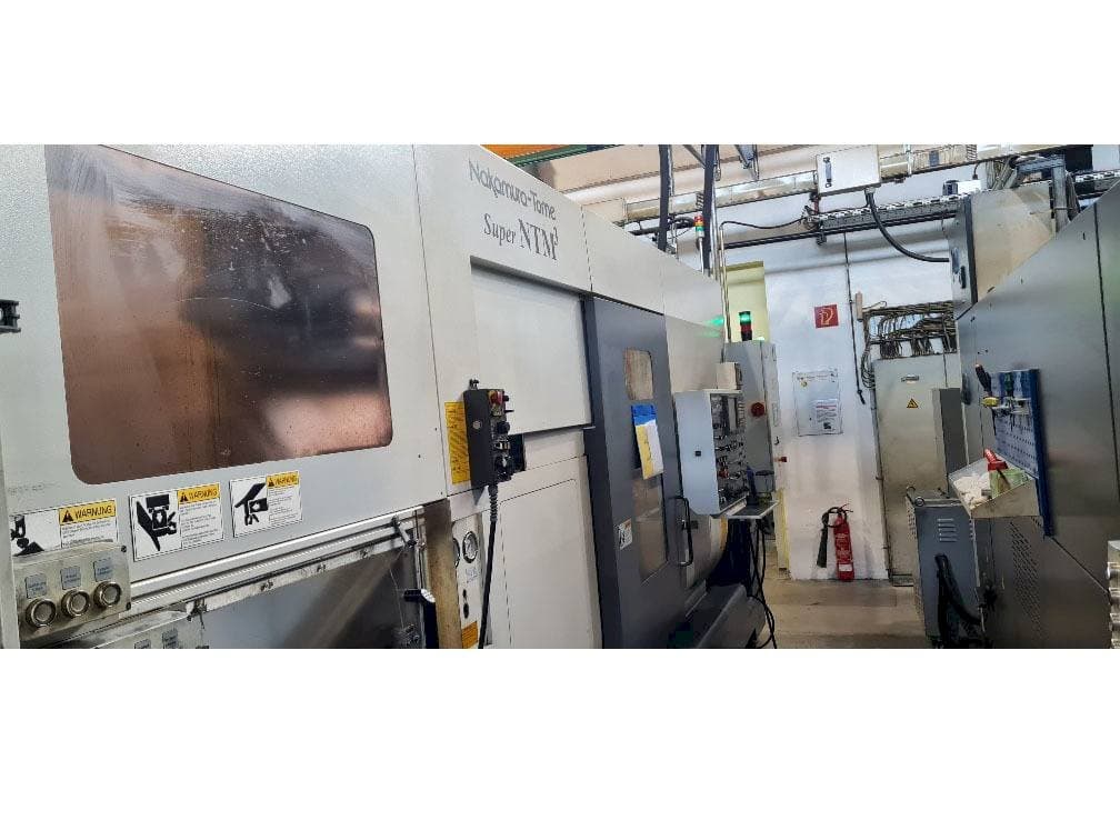 Vista frontale della macchina NAKAMURA Super NTM³