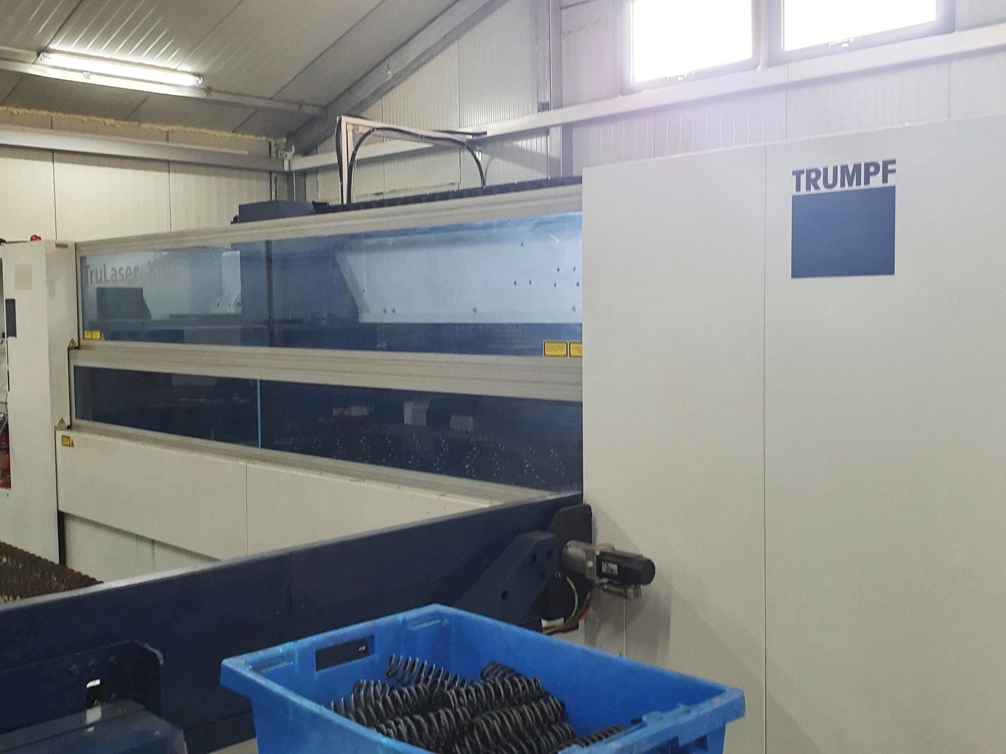 Vista frontale della macchina Trumpf TruLaser 1030