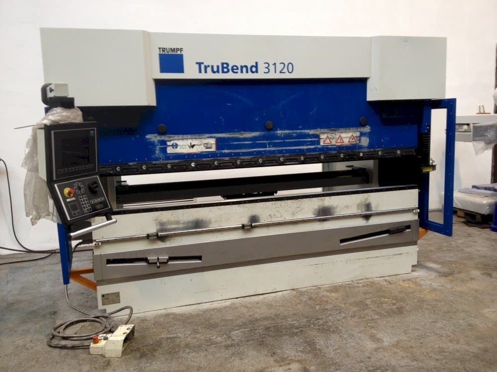 Vista frontale della macchina Trumpf TruBend 3120