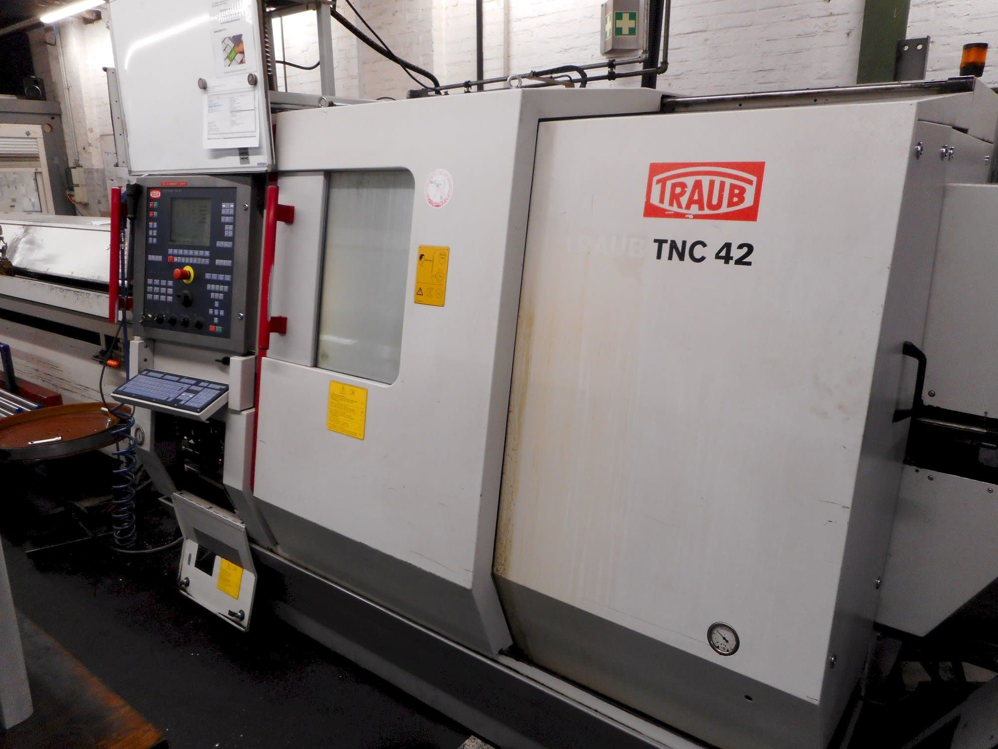 Vista frontale della macchina TRAUB TNC42/65