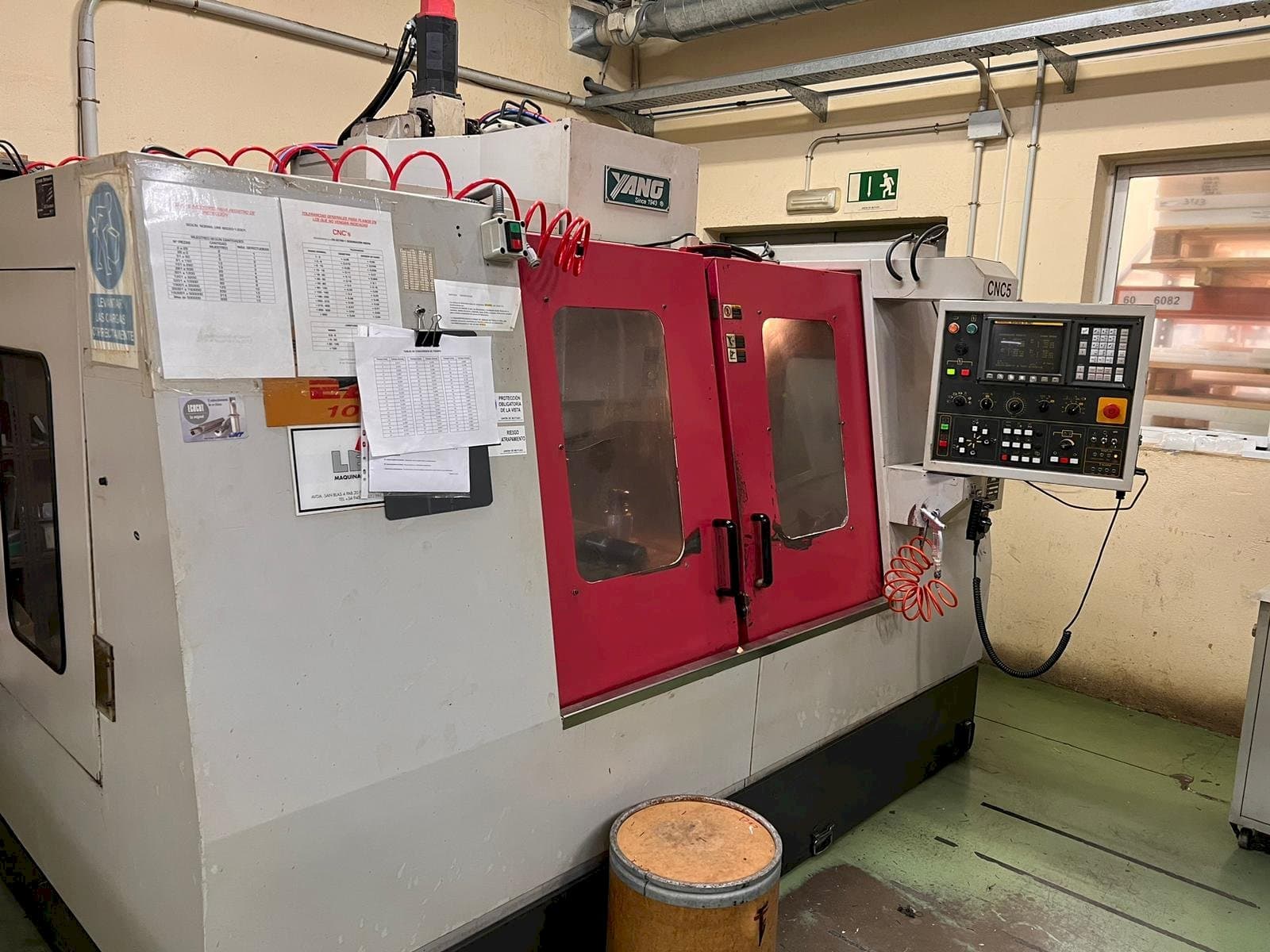 Vista frontale della macchina Yang SMV -1000