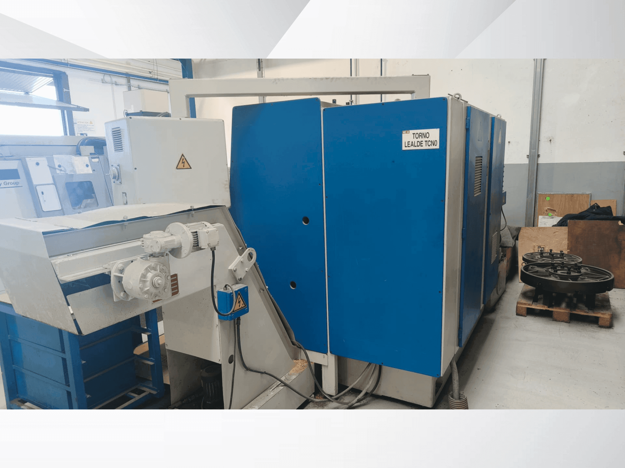 Vista frontale della macchina Lealde TCN-0