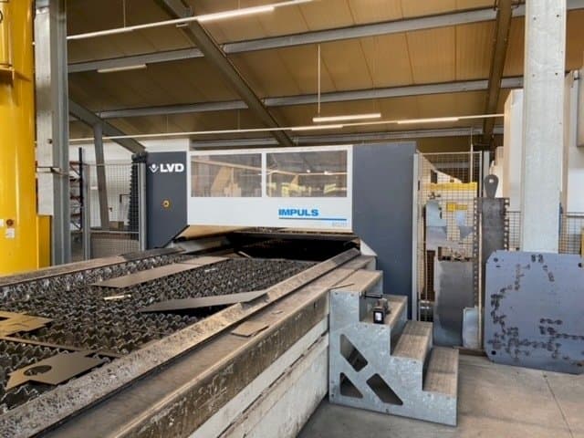 Vista frontale della macchina LVD Impuls 6020