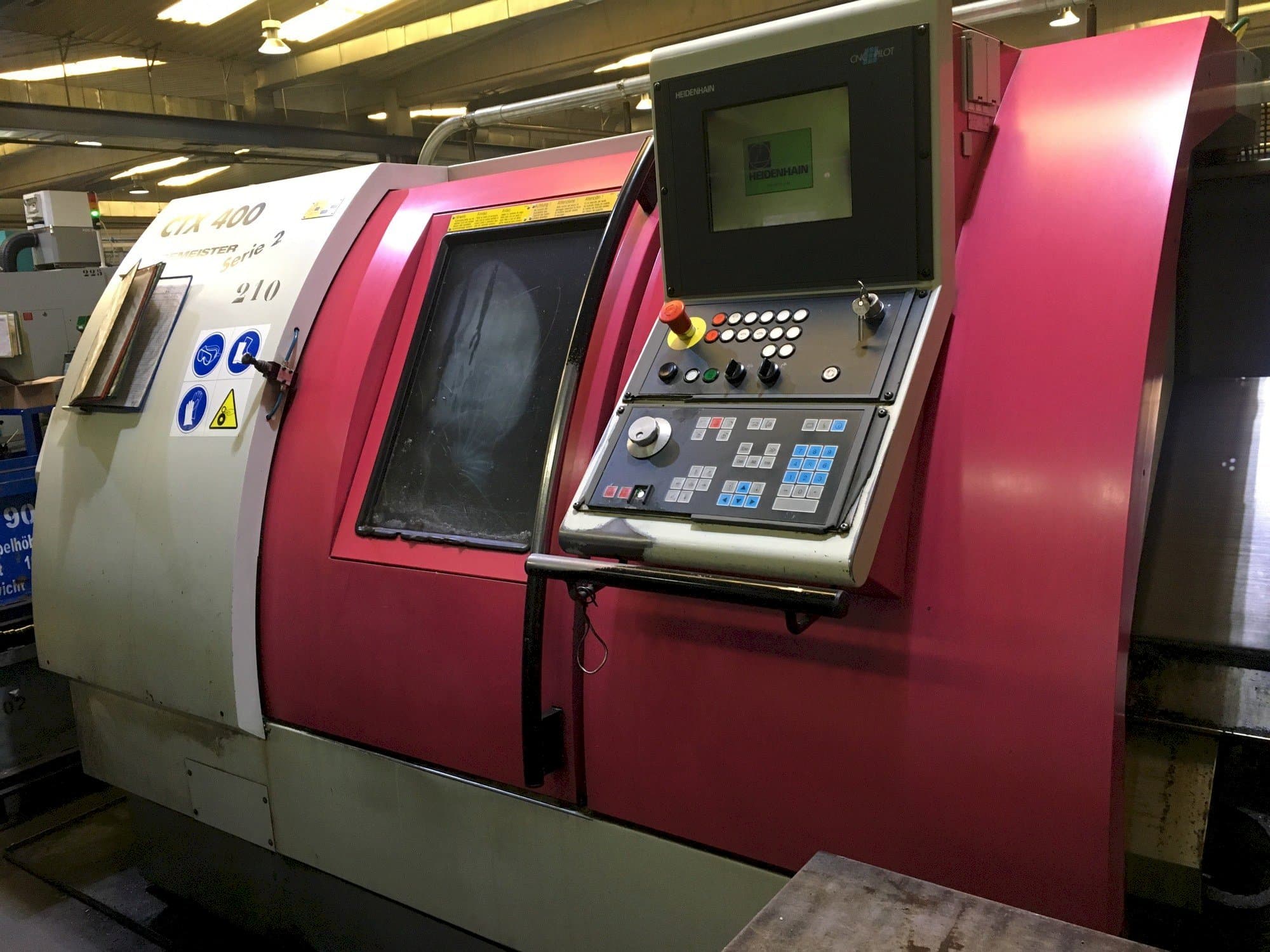 Vista frontale della macchina Gildemeister CTX-400 S2