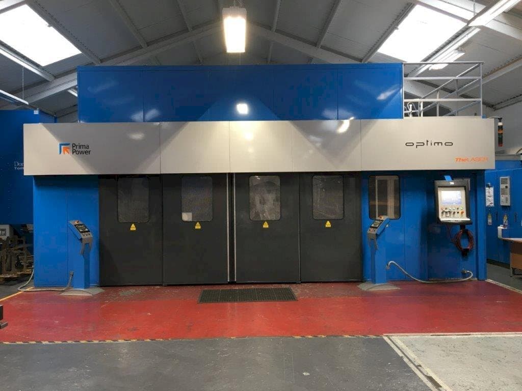 Vista frontale della macchina Prima Power OPTIMO CV 4000