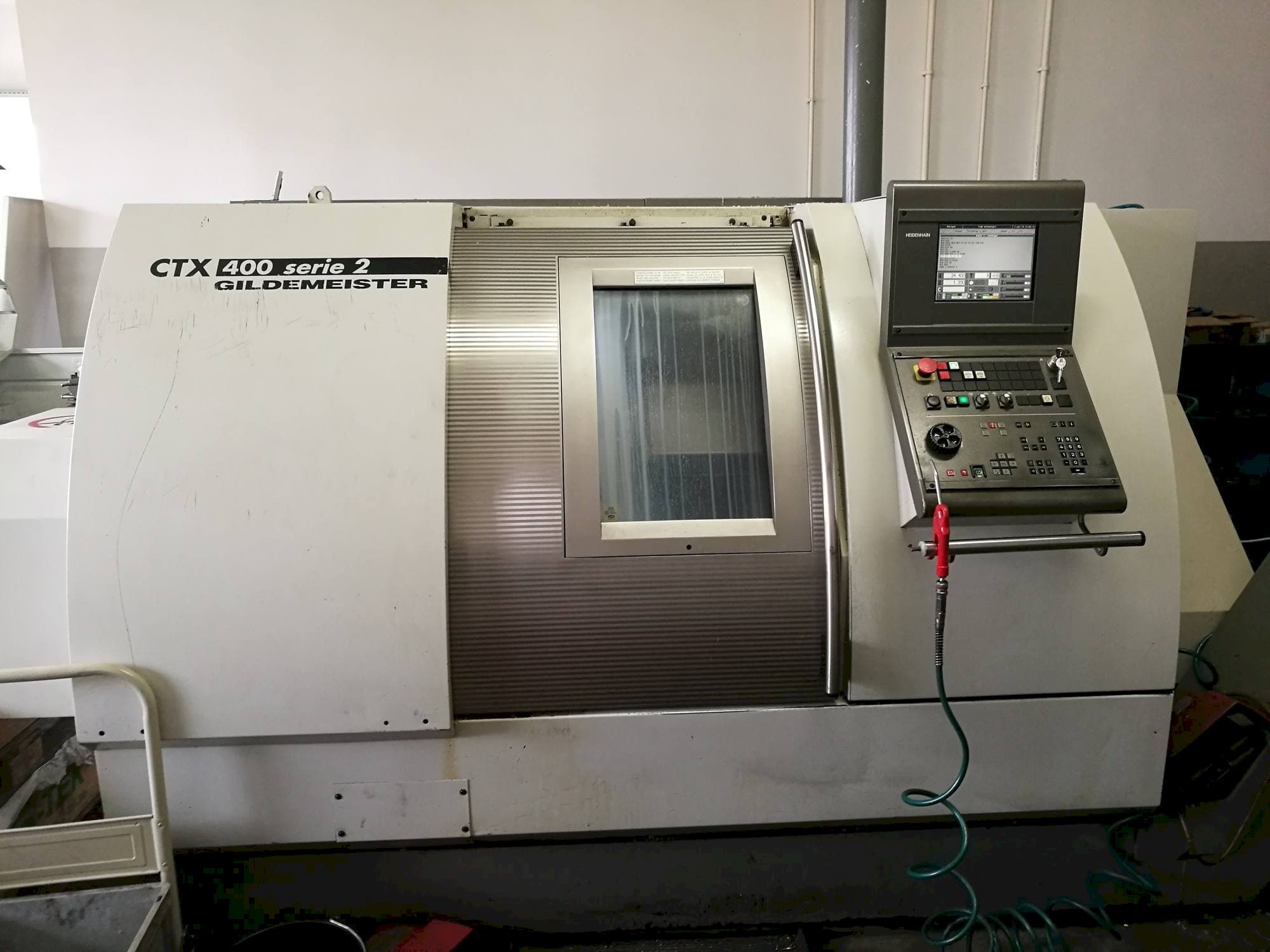 Vista frontale della macchina Gildemeister CTX 400 S2