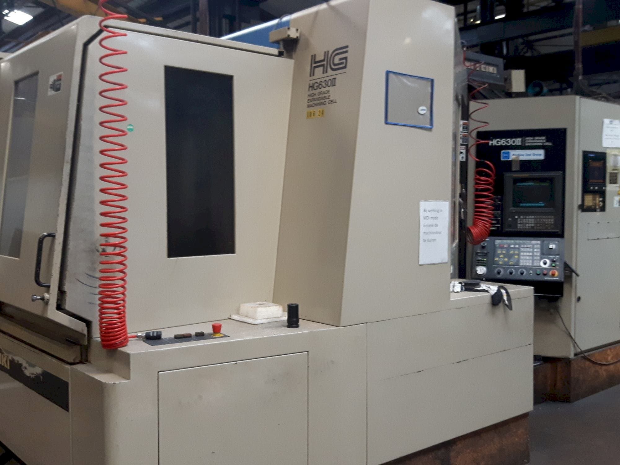 Vista frontale della macchina HITACHI SEIKI HG 630