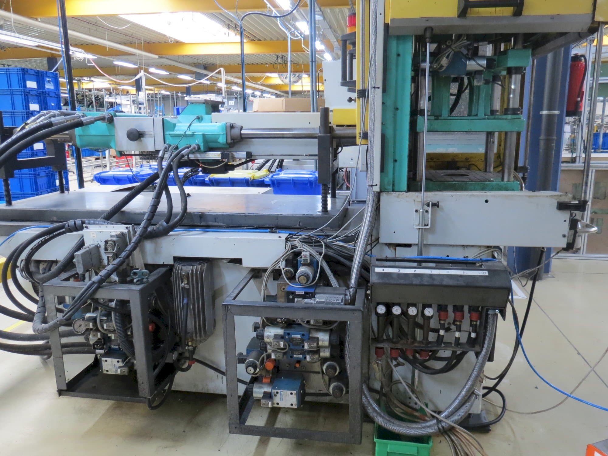 Vista frontale della macchina Arburg Allrounder 320 C / S 500-250 Vo