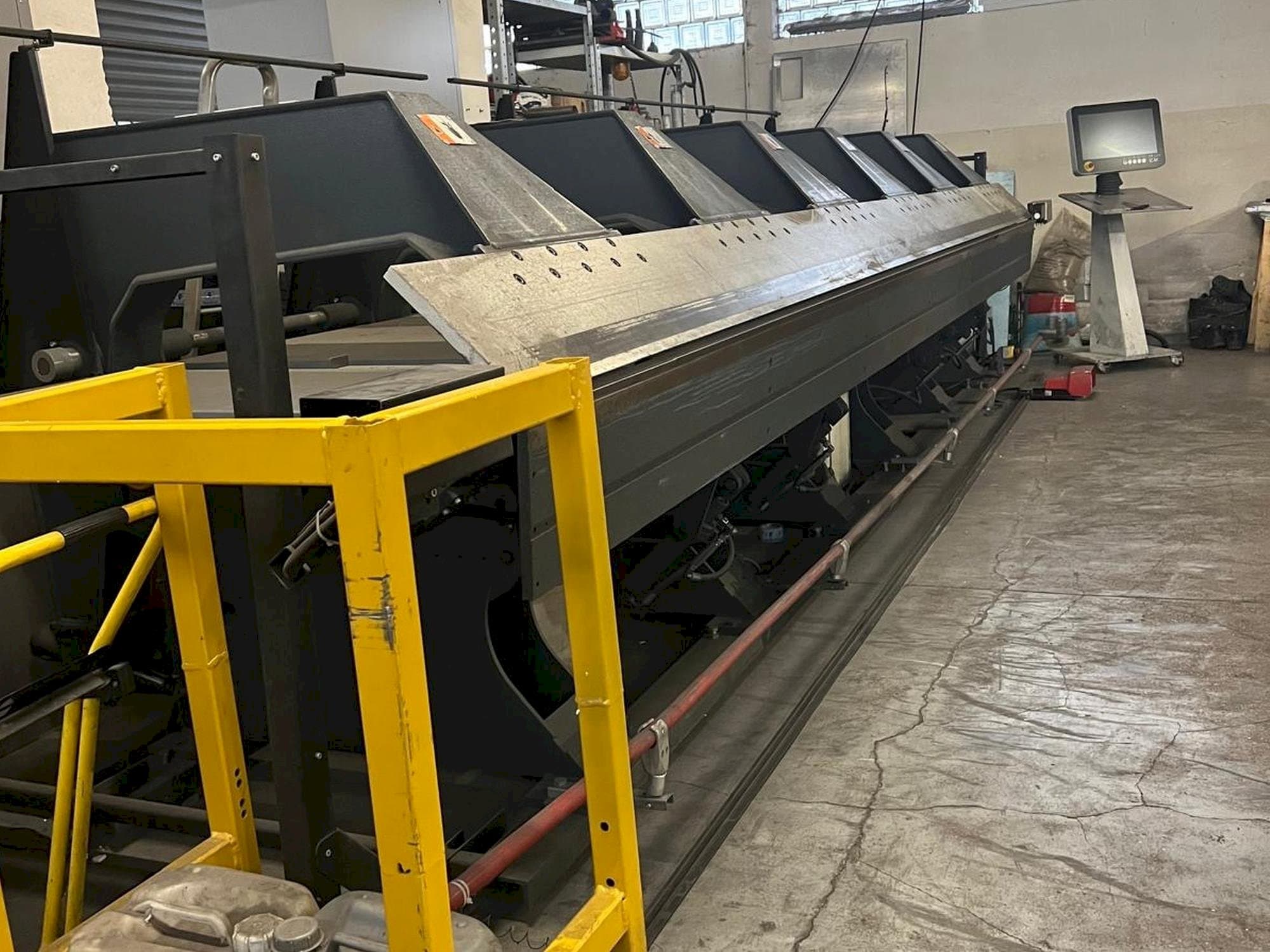 Vista frontale della macchina Jorns  Norma-Line 150-6.4