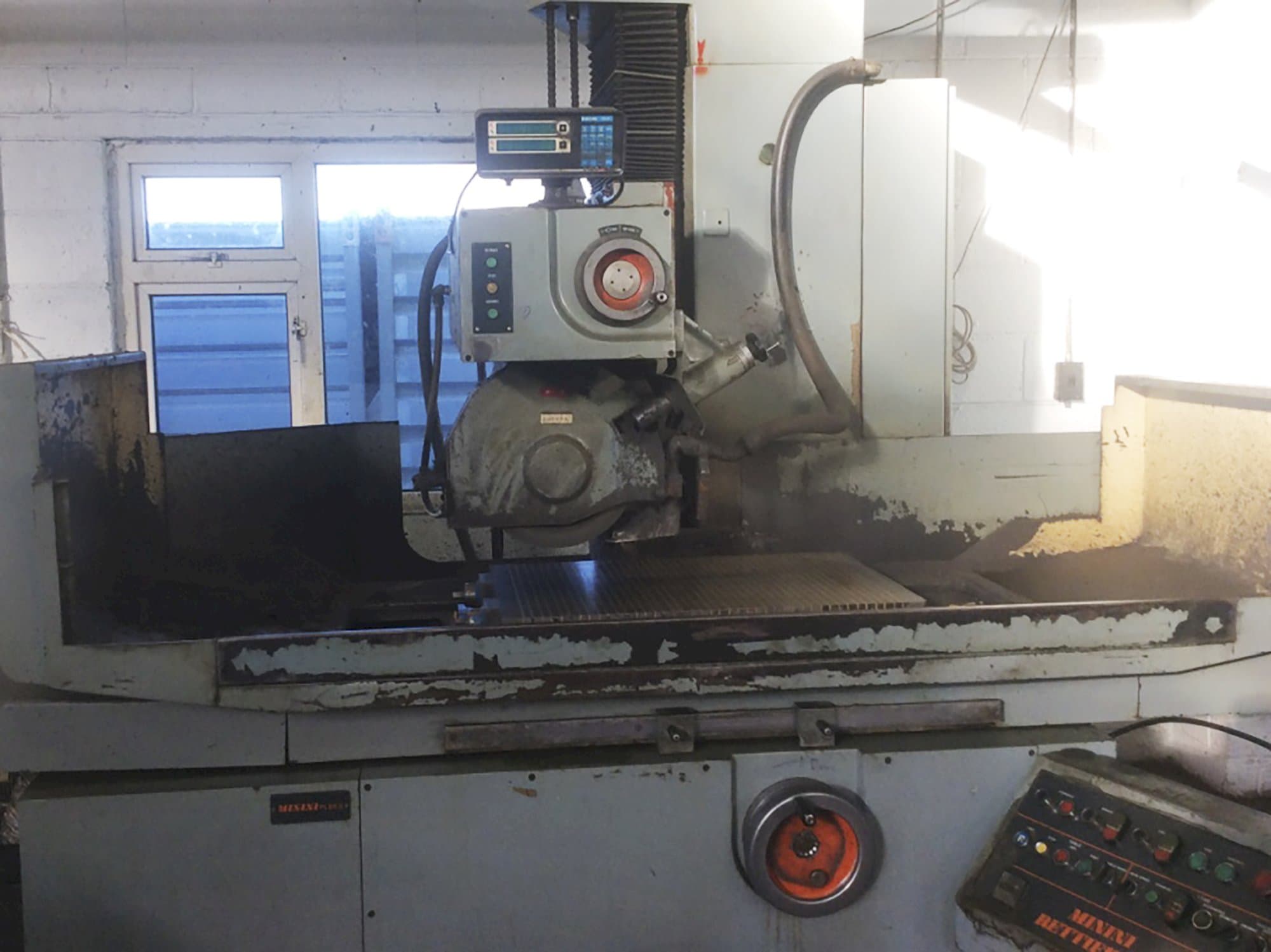 Vista frontale della macchina Minini PL65.8