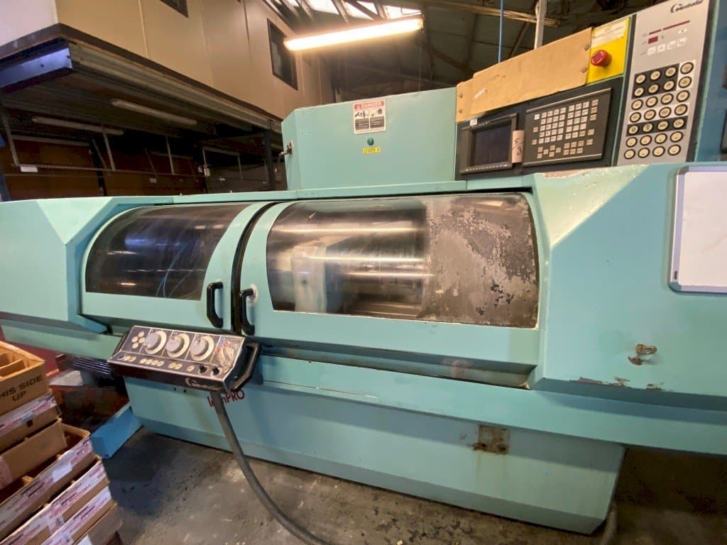 Vista frontale della macchina STUDER  S30 lean Pro