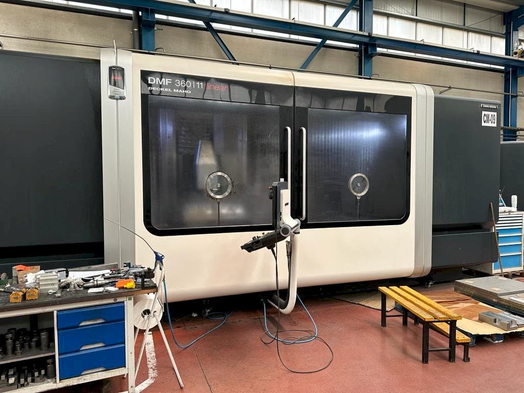 Vista frontale della macchina DECKEL MAHO DMF 360-11