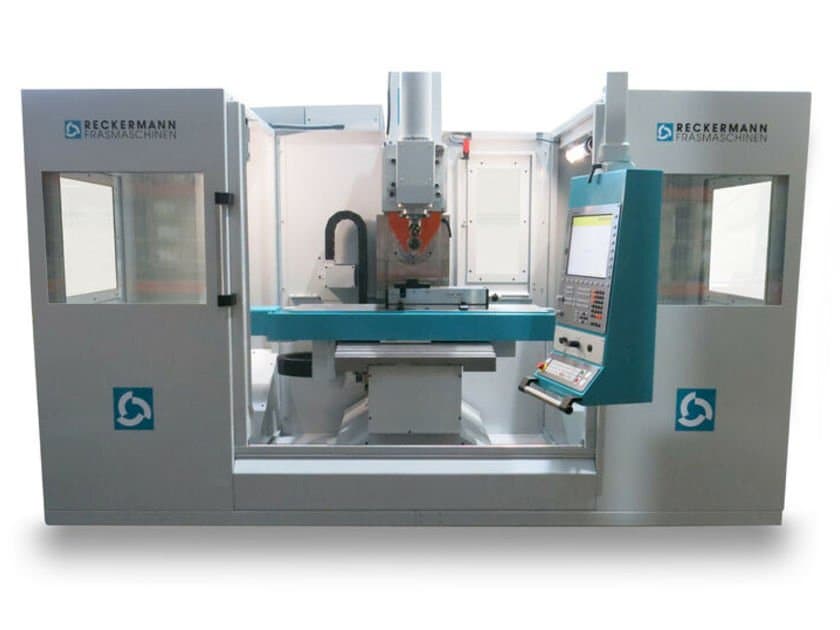 Vista frontale della macchina RECKERMANN 1300