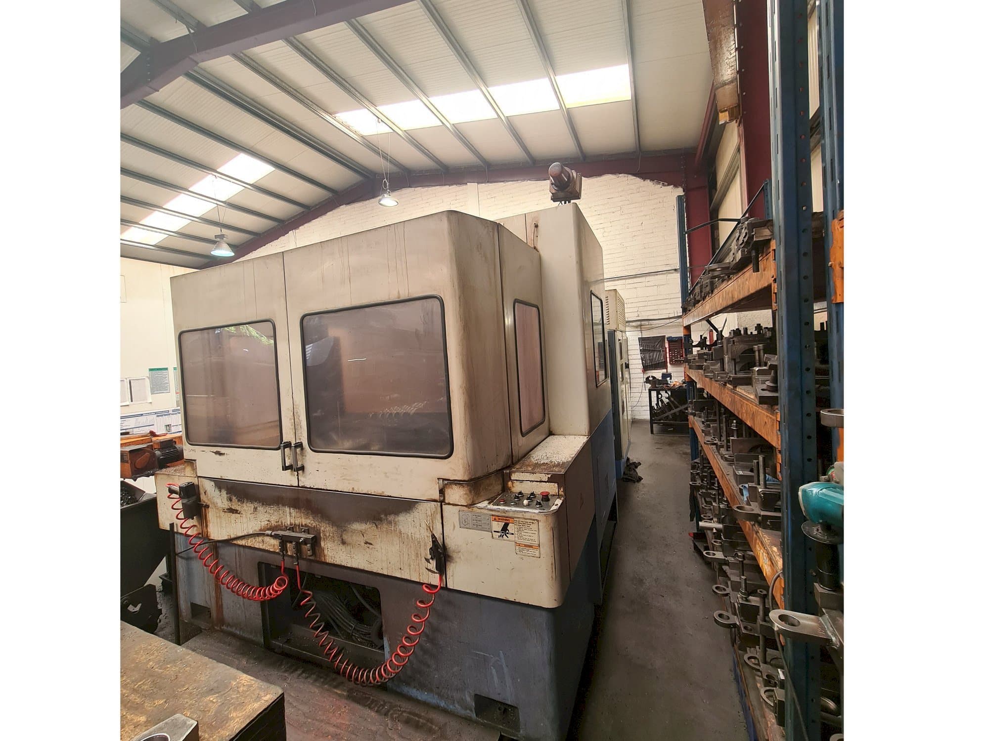 Vista frontale della macchina Mazak H630NX