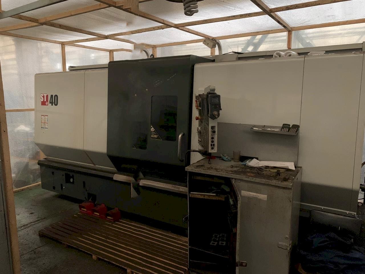 Vista frontale della macchina HAAS ST-40