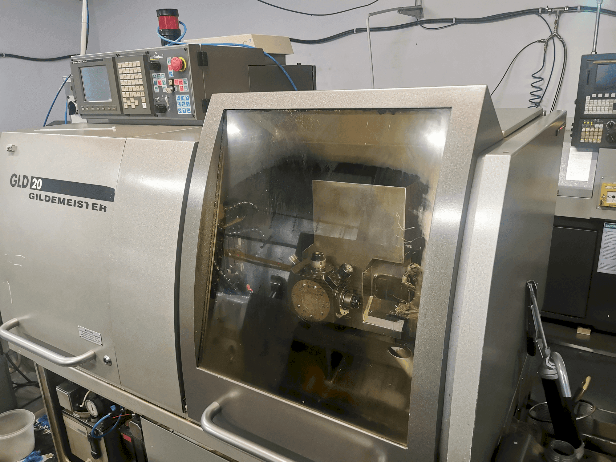 Vista frontale della macchina Gildemeister GLD 20