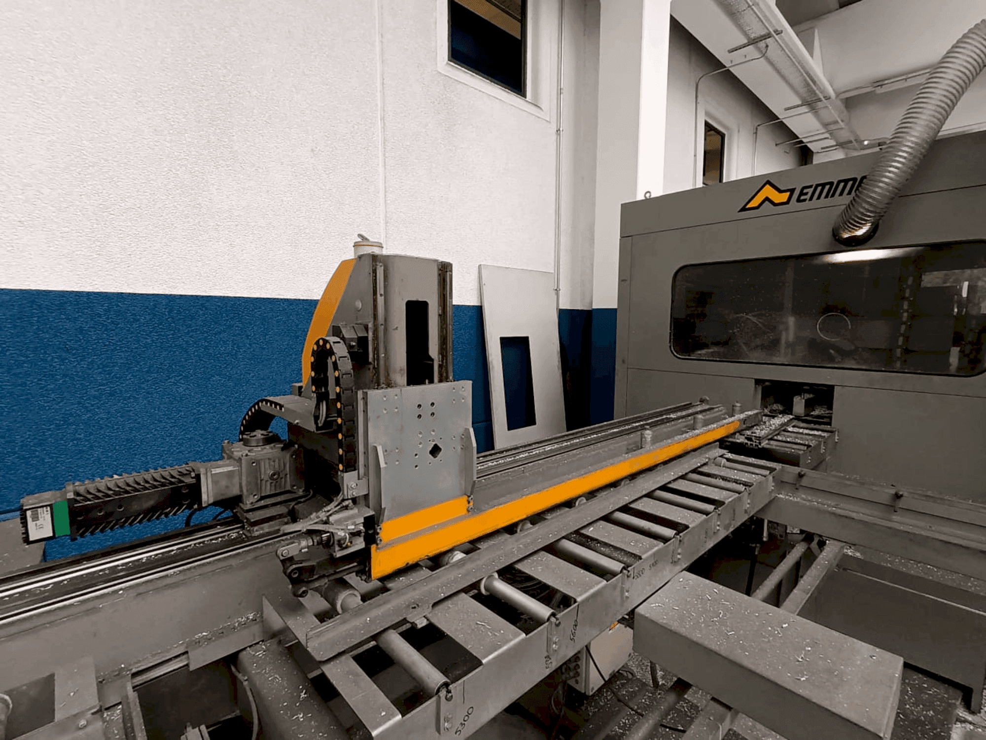 Vista frontale della macchina Emmegi Quadra