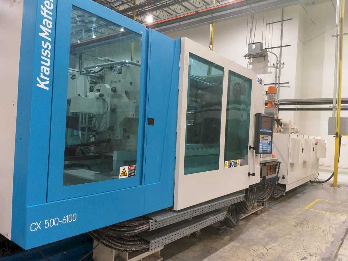 Vista frontale della macchina Krauss Maffei 500-6100 CX