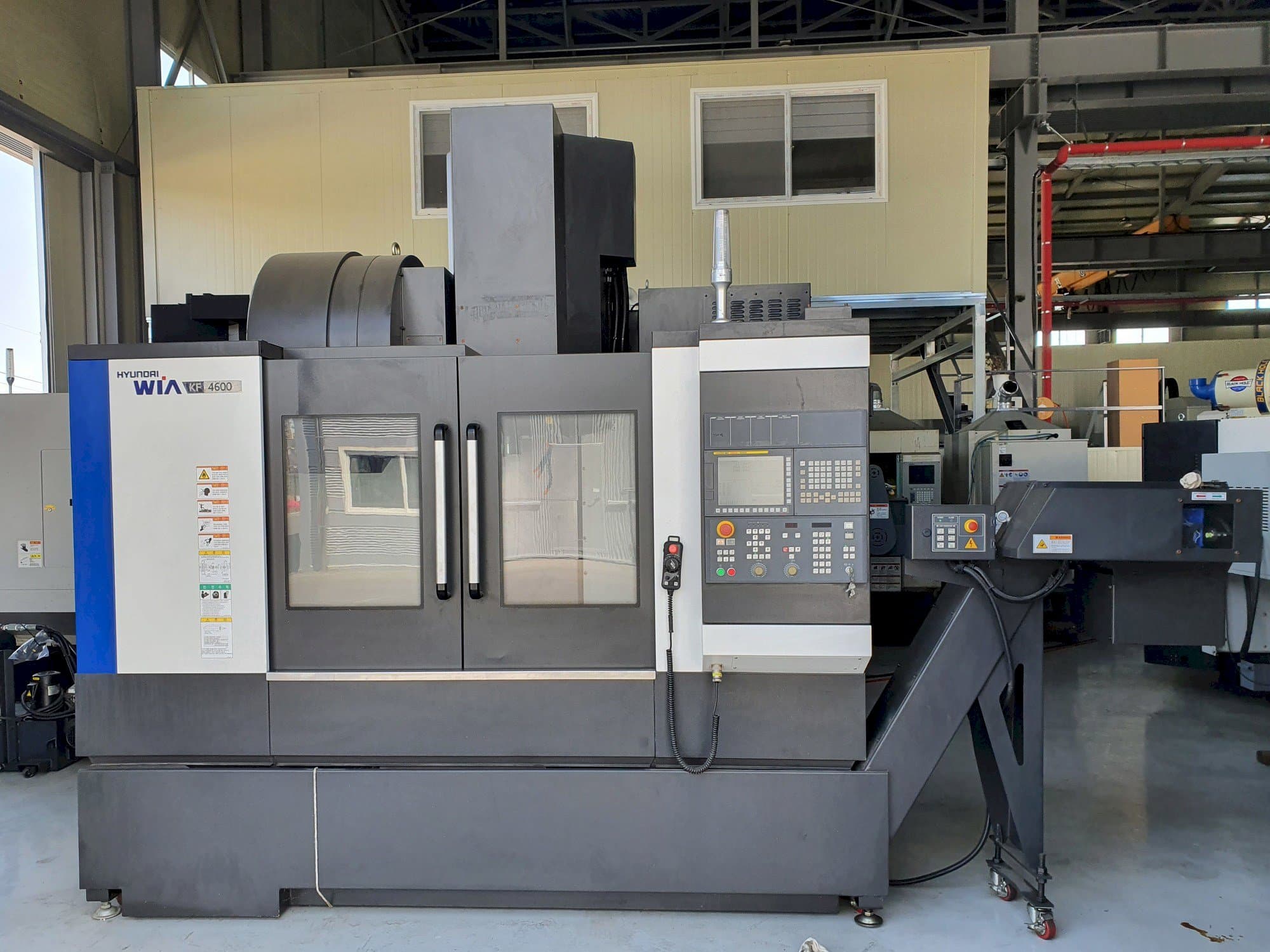 Vista frontale della macchina Hyundai Wia KF4600