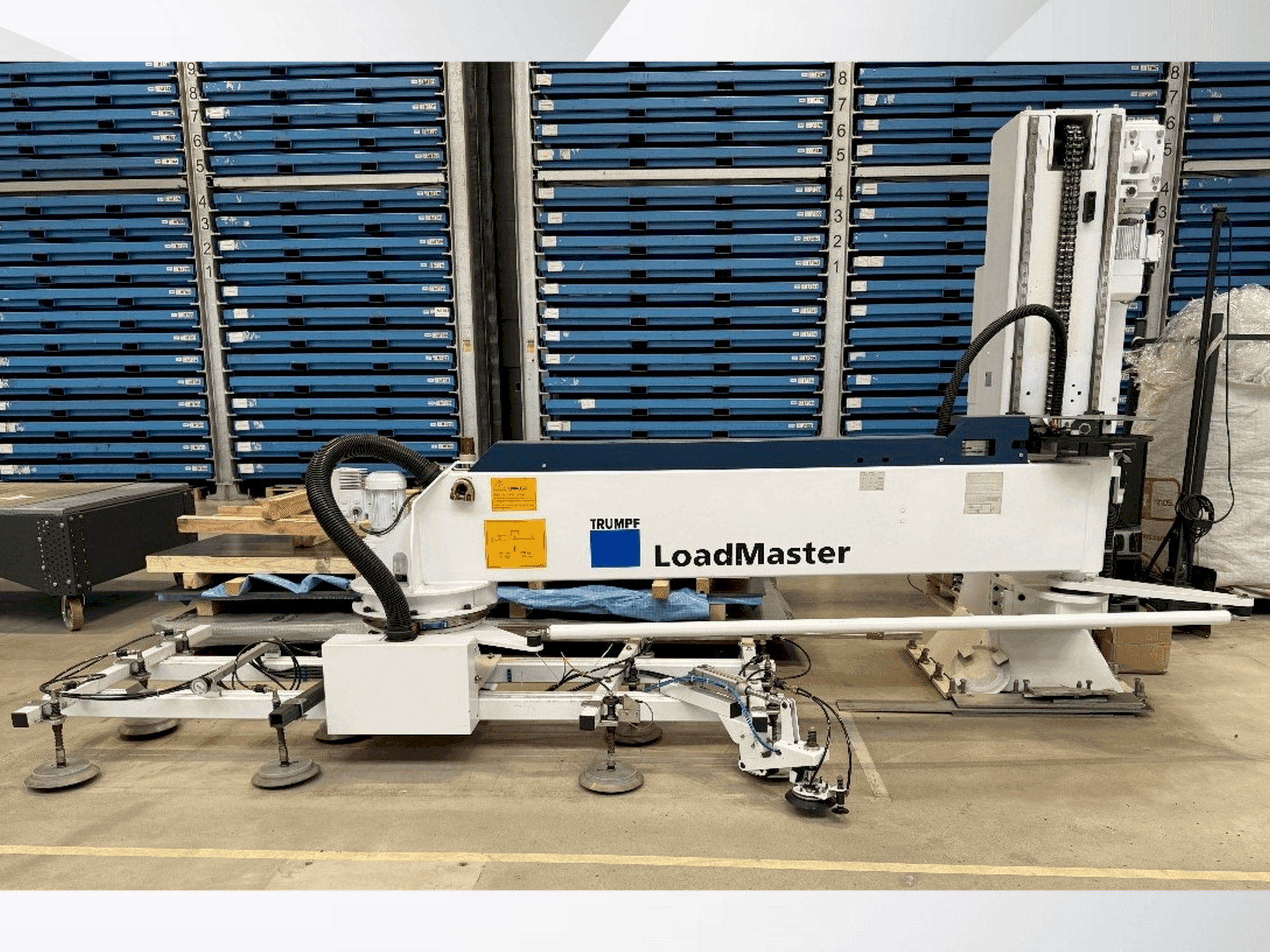 Vista frontale della macchina TRUMPF LoadMaster