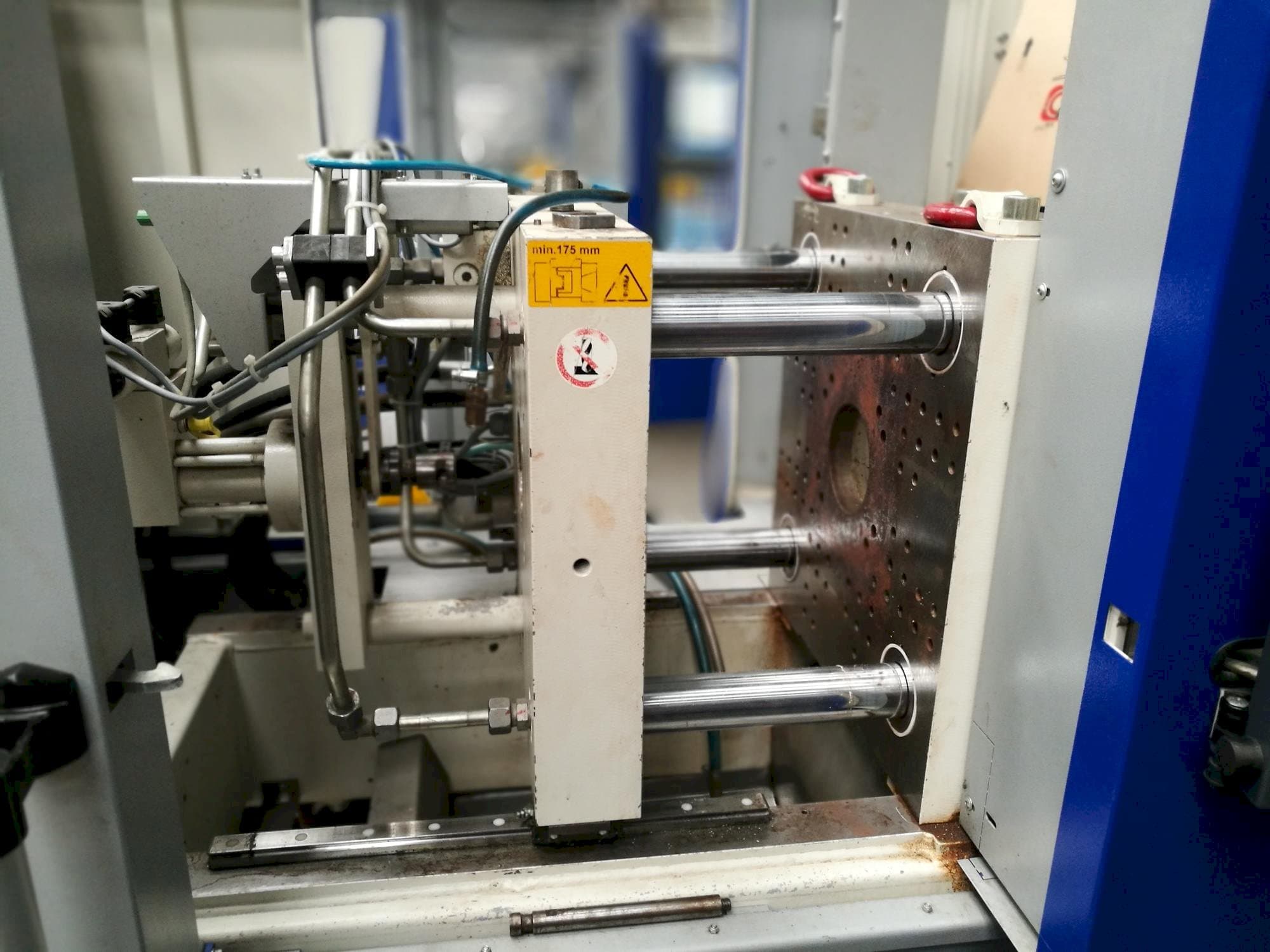 Vista frontale della macchina Krauss Maffei KM 35-55 CX