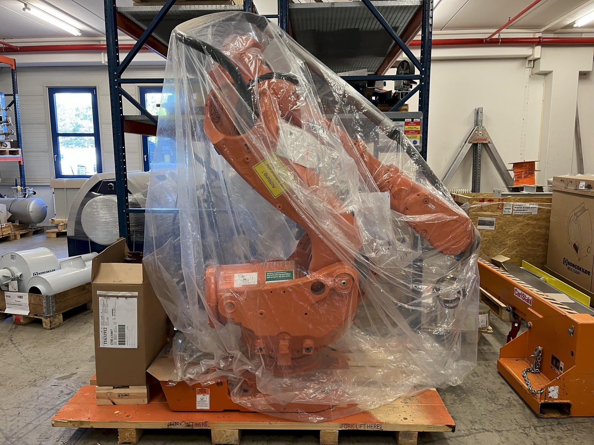 Vista frontale della macchina ABB IRB 6600 M2004