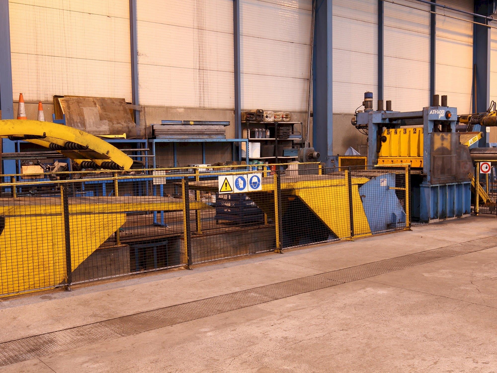 Vista frontale della macchina ATHADER J21