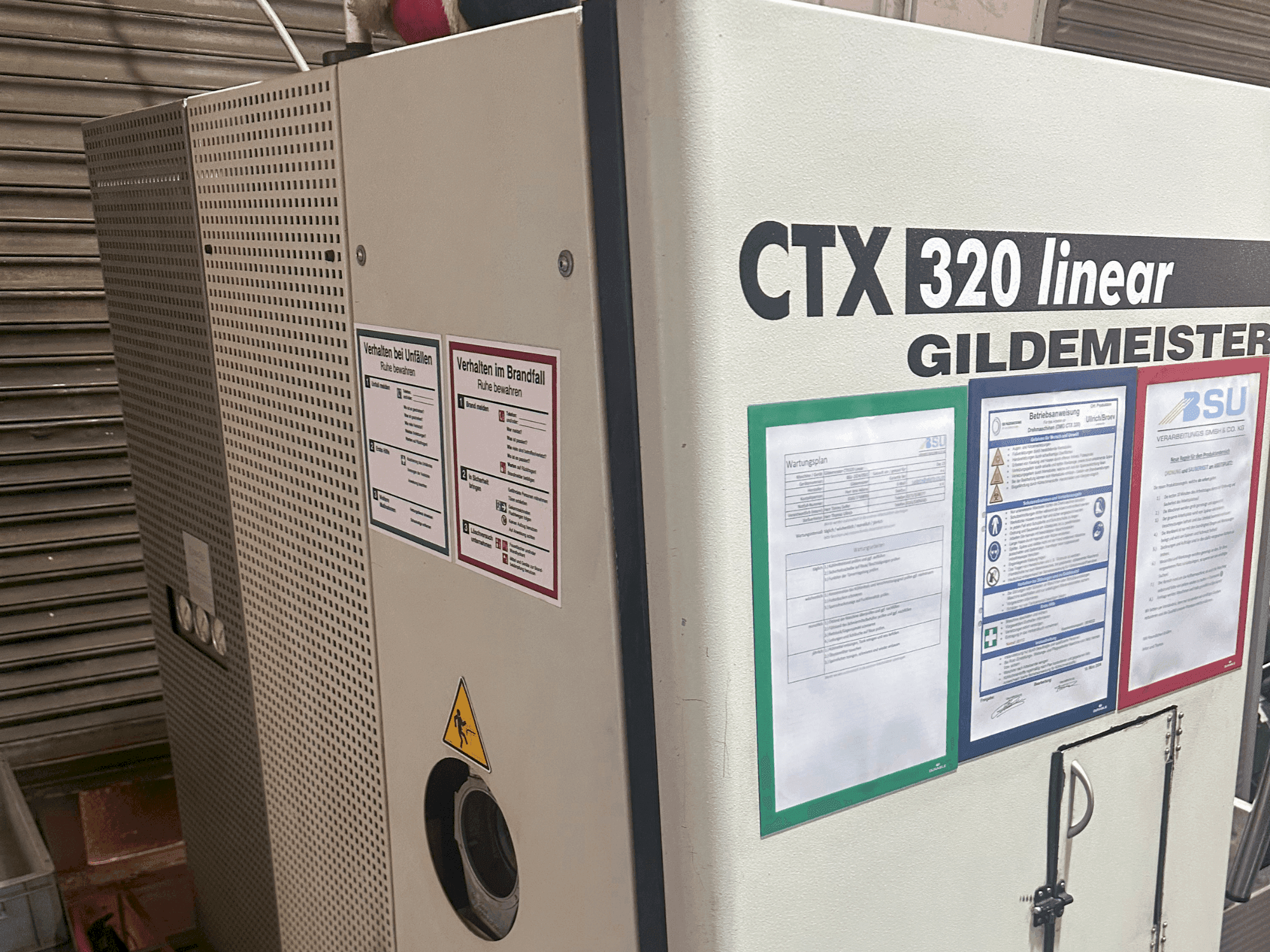 Vista frontale della macchina DMG CTX 320 Linear V5