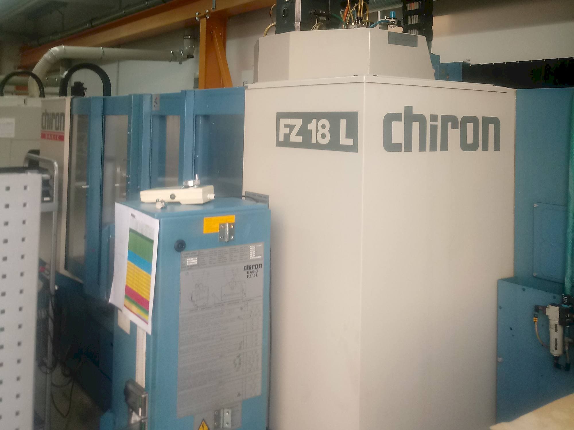 Vista frontale della macchina CHIRON FZ 18 L 2000