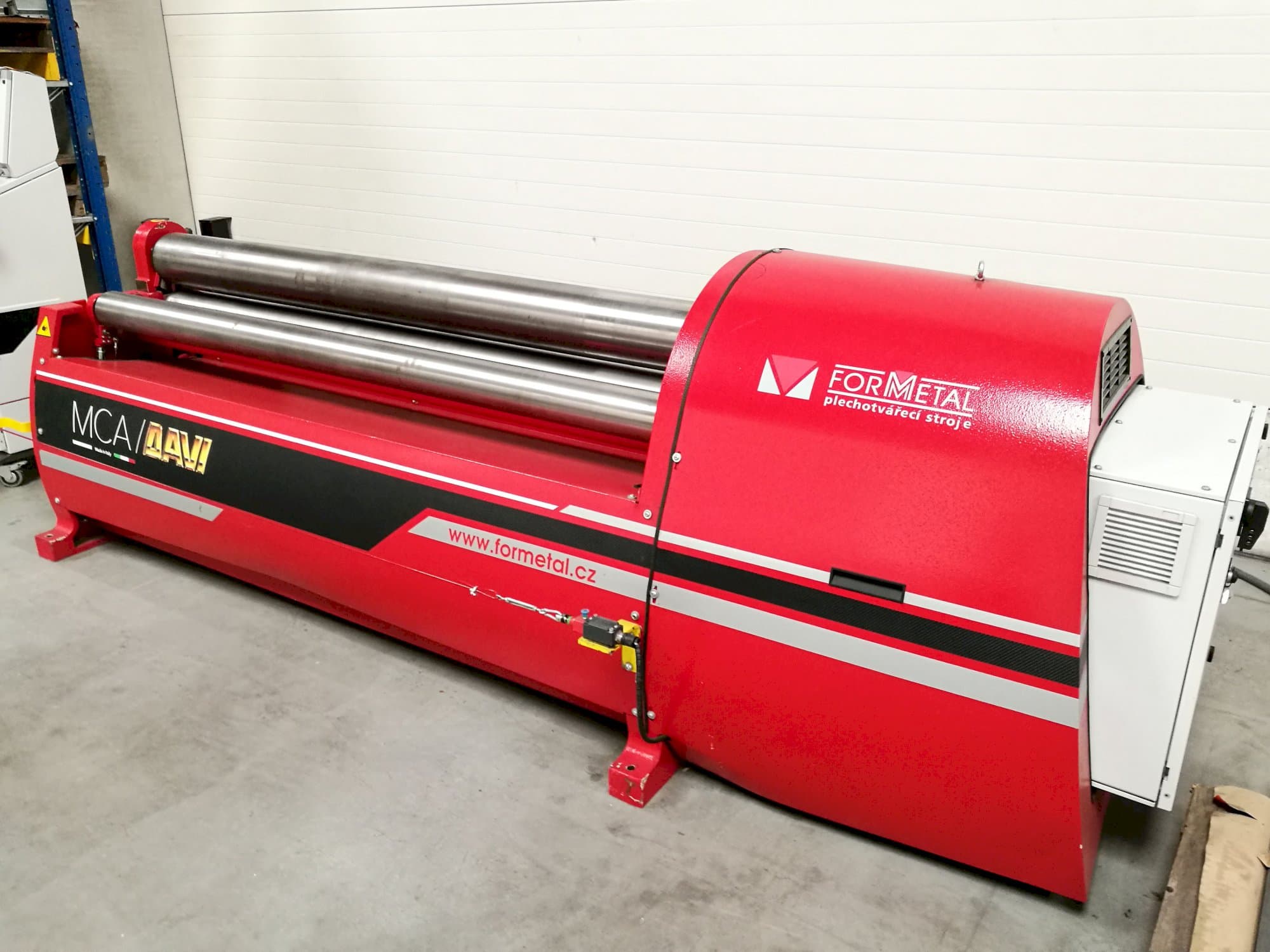 Vista lato destro della macchina Davi MCA 2017