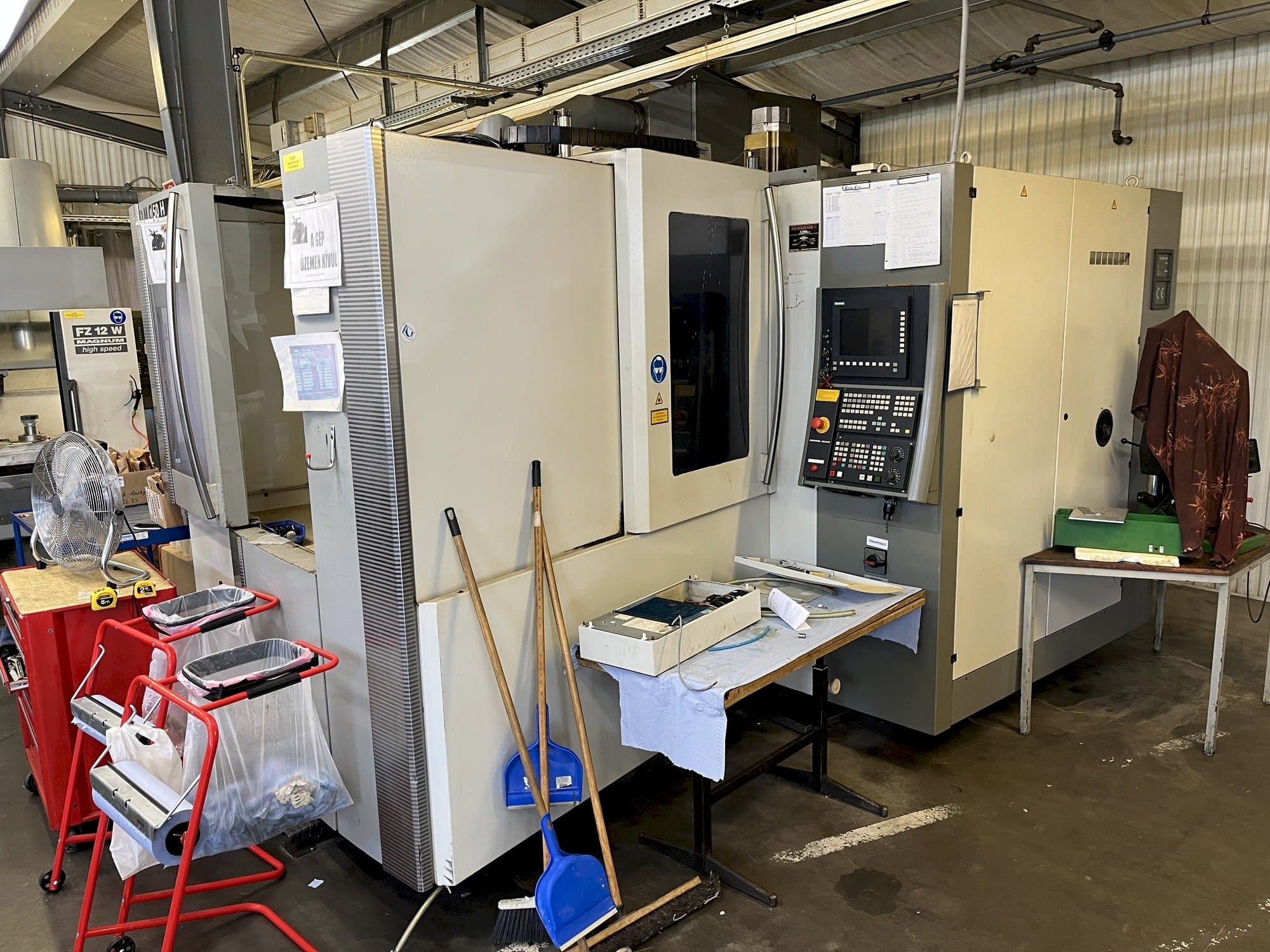 Vista frontale della macchina DMG MORI DMC 50H